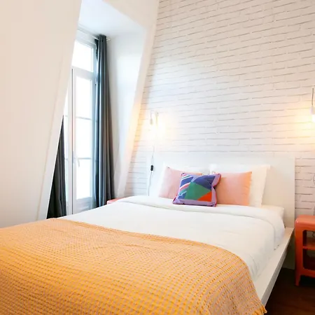 Beautiful Small Penthouse With Air Conditioner! Апартаменты *