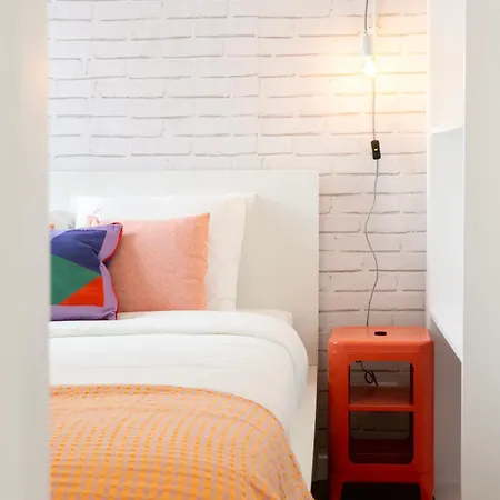 Cozy 1bdr Penthouse With Balcony! Lisbon