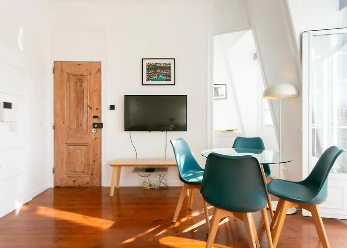 Апартаменты Beautiful Small Penthouse With Air Conditioner!