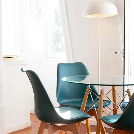 Beautiful Small Penthouse With Air Conditioner! *