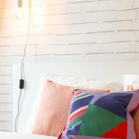 Beautiful Small Penthouse With Air Conditioner! * Lisboa